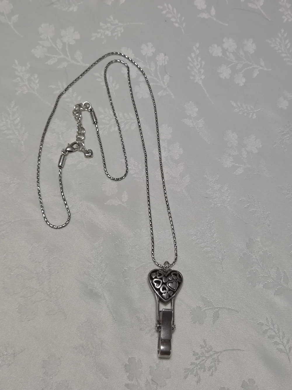 Brighton Floating Heart badge clip
